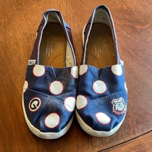 Georgia Bulldogs UĢA Toms Kids Shoes in Navy and White size 1, custom made
